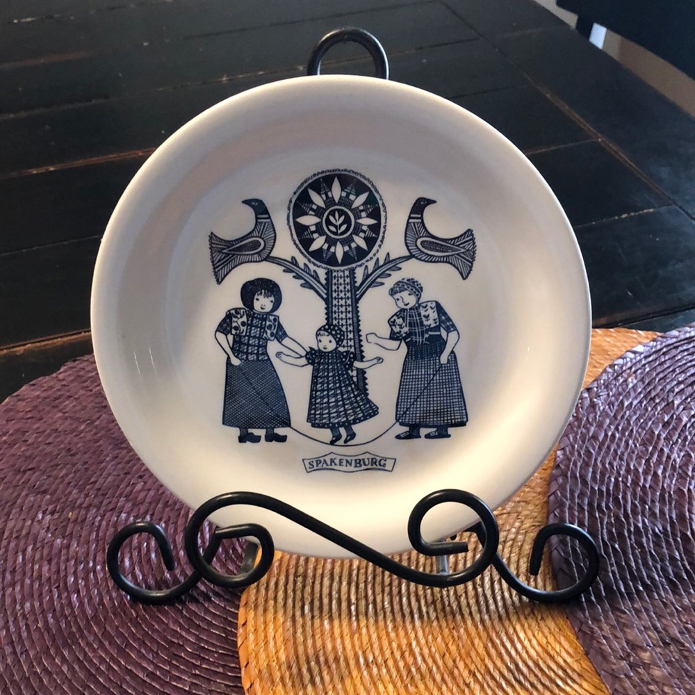 VINTAGE ROYAL PLATES,  SPAKENBURG and MARKEN.